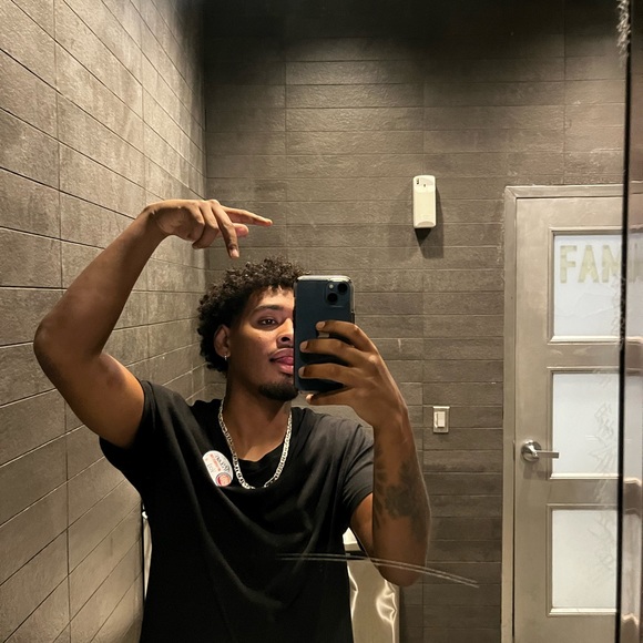 Meet your Posher, Tristan - Picture 1 of 1